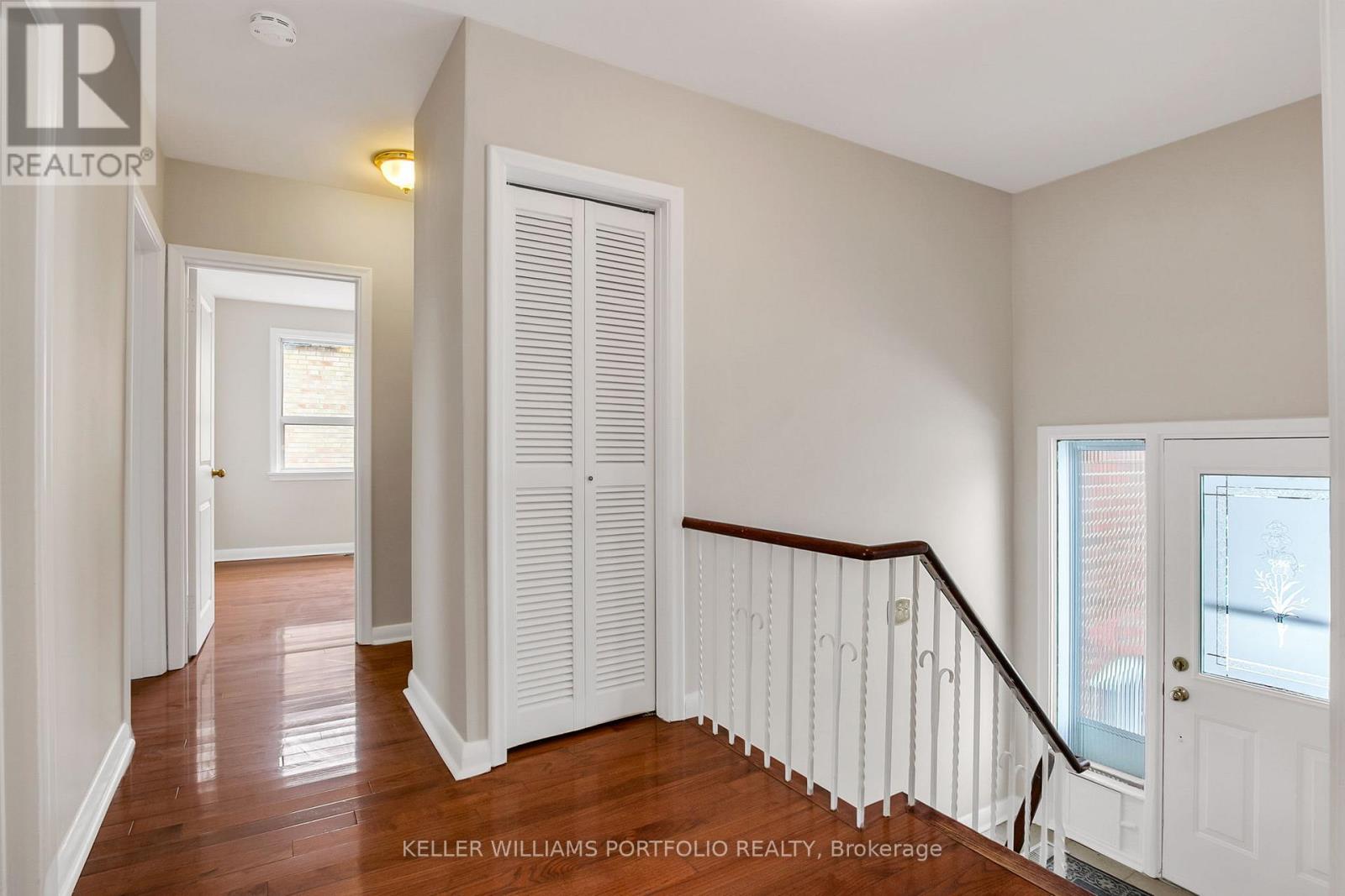 4 Vickson Court, Toronto, Ontario  M9B 1K6 - Photo 12 - W12820754