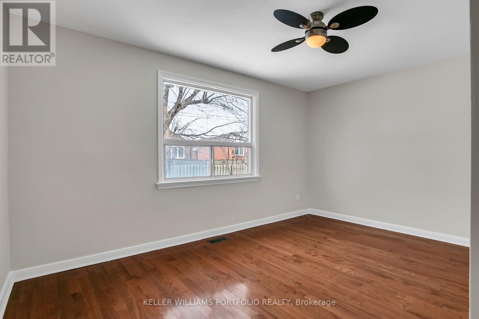 4 Vickson Court, Toronto, Ontario  M9B 1K6 - Photo 14 - W12820754