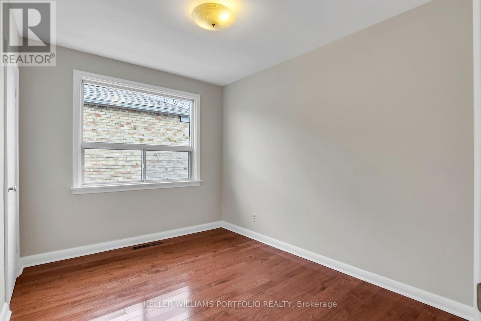 4 Vickson Court, Toronto, Ontario  M9B 1K6 - Photo 18 - W12820754