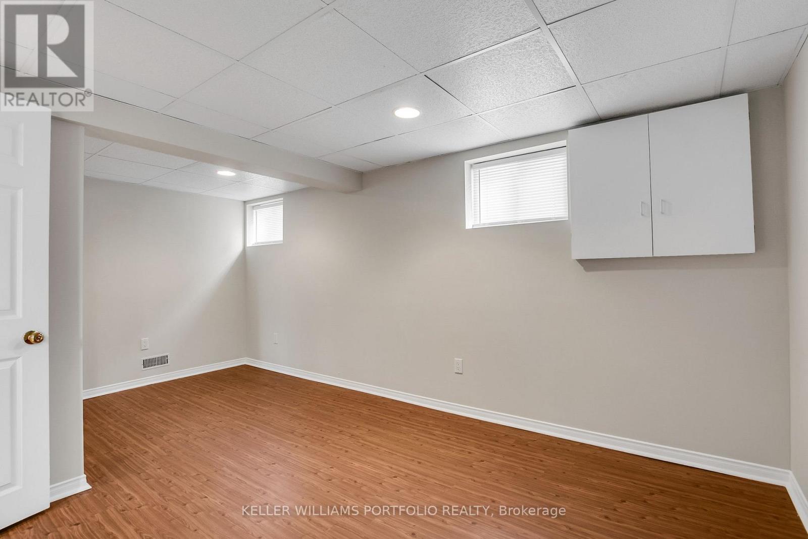 4 Vickson Court, Toronto, Ontario  M9B 1K6 - Photo 24 - W12820754