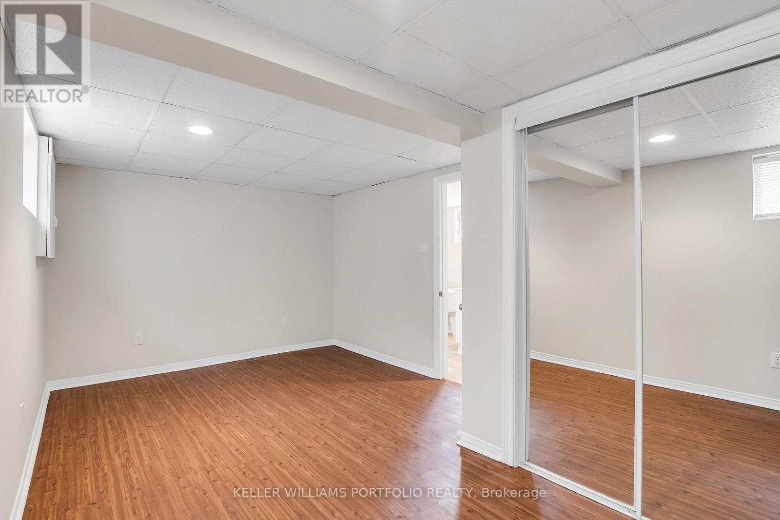 4 Vickson Court, Toronto, Ontario  M9B 1K6 - Photo 25 - W12820754