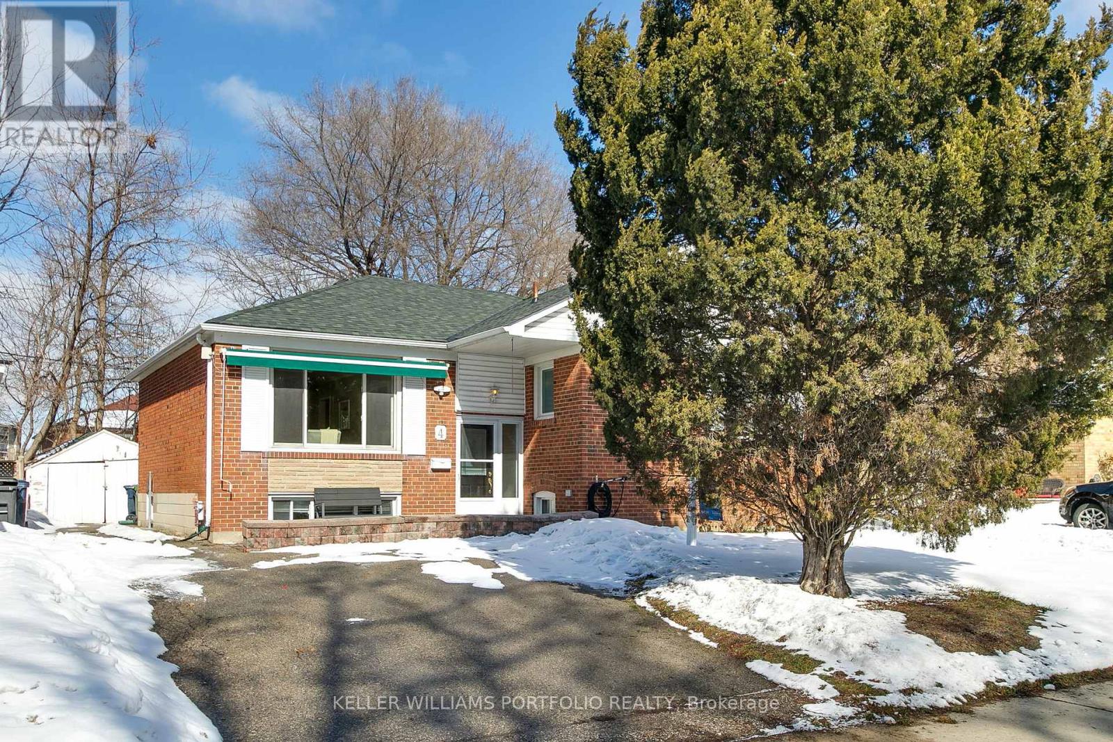 4 Vickson Court, Toronto, Ontario  M9B 1K6 - Photo 30 - W12820754