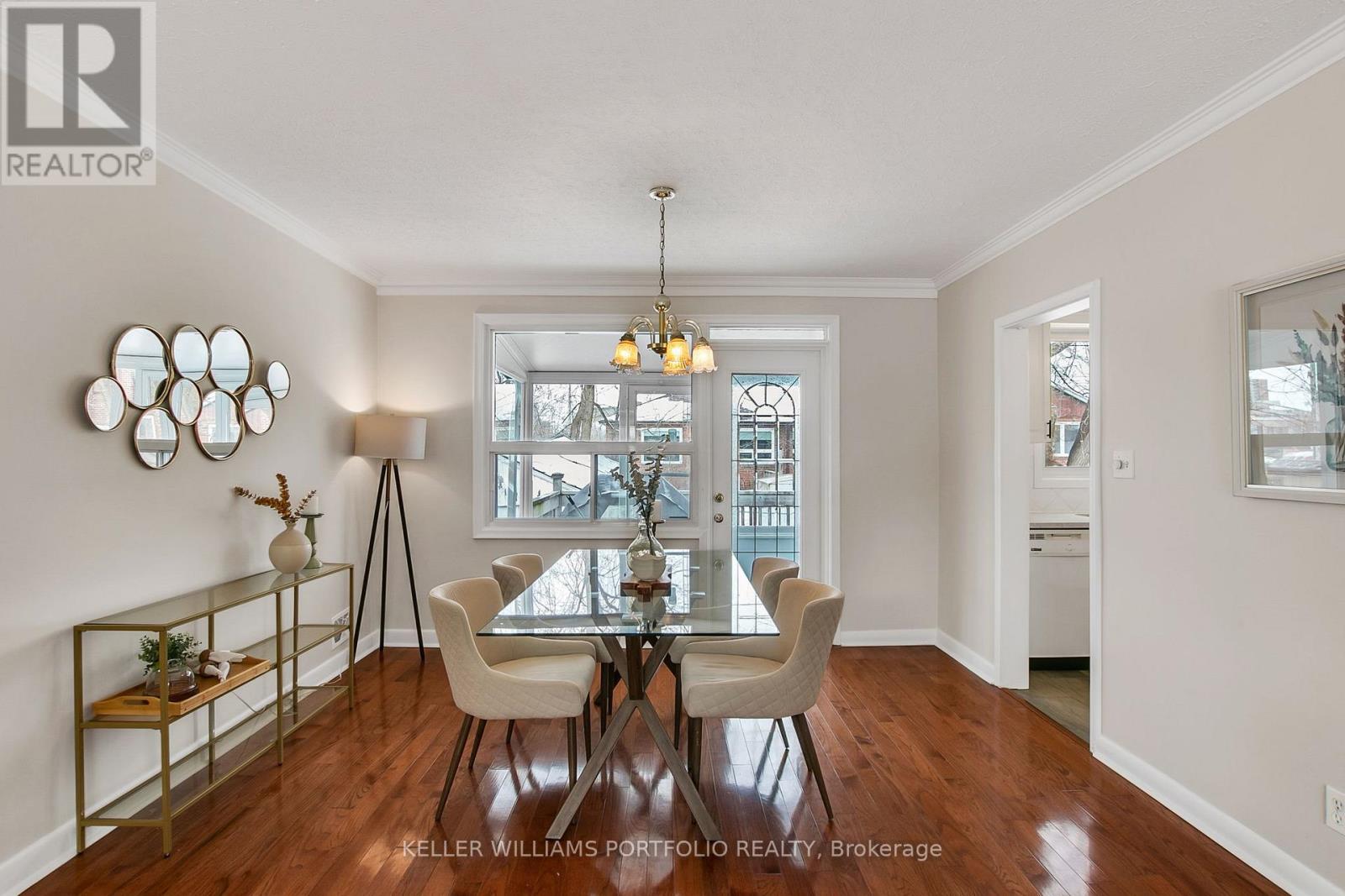 4 Vickson Court, Toronto, Ontario  M9B 1K6 - Photo 7 - W12820754