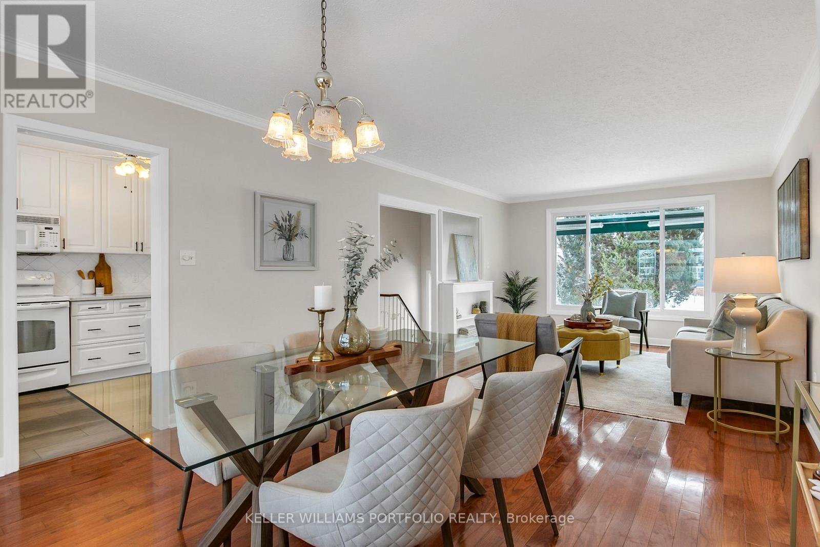 4 Vickson Court, Toronto, Ontario  M9B 1K6 - Photo 9 - W12820754