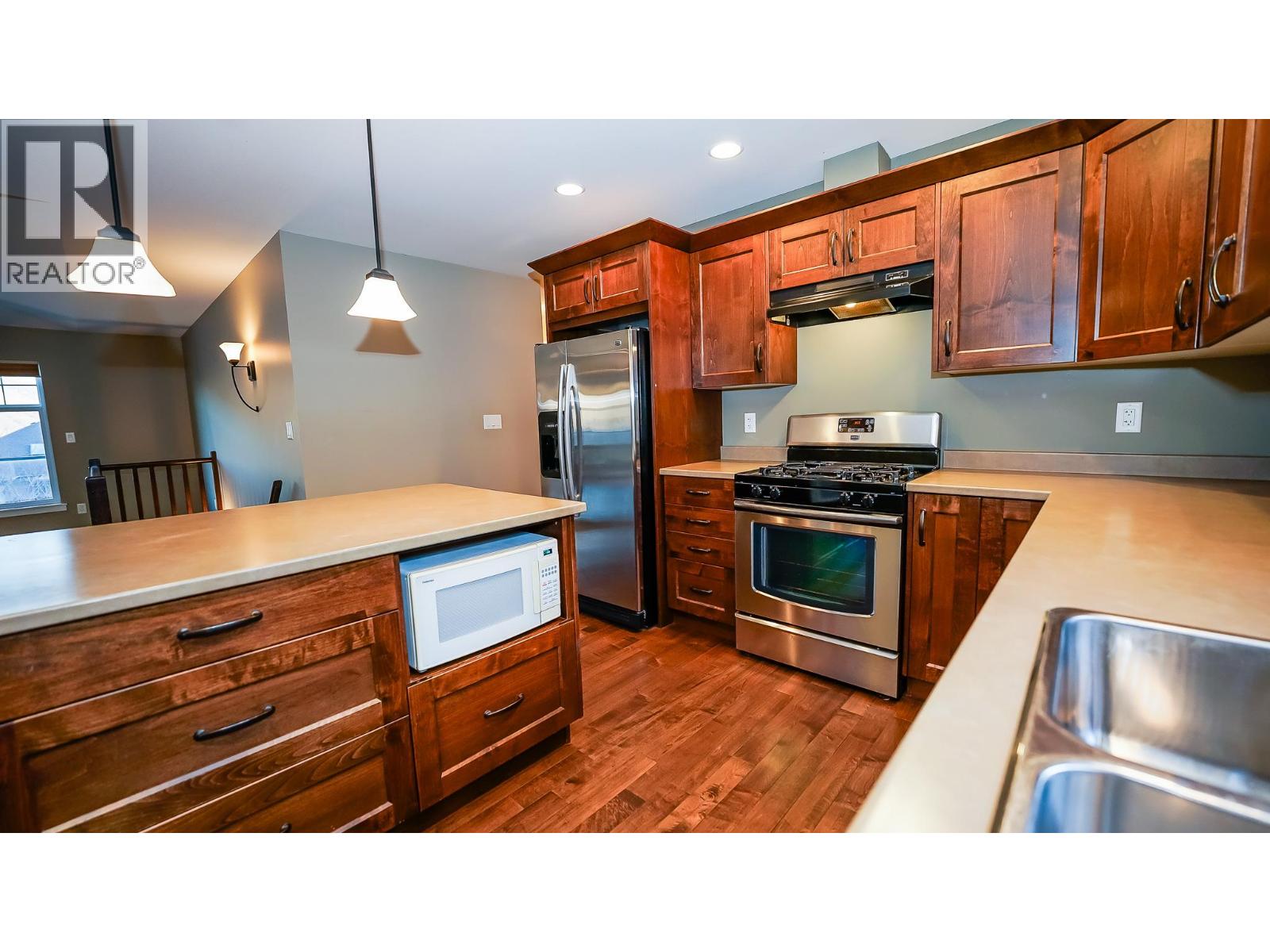 2023 Saddleback Drive, Kamloops, British Columbia  V2B 0A6 - Photo 5 - 10372957