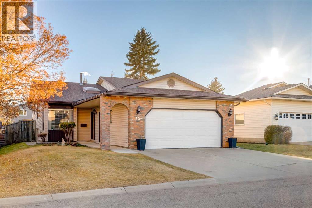 35 Woodstock Road SW, Calgary, Alberta
