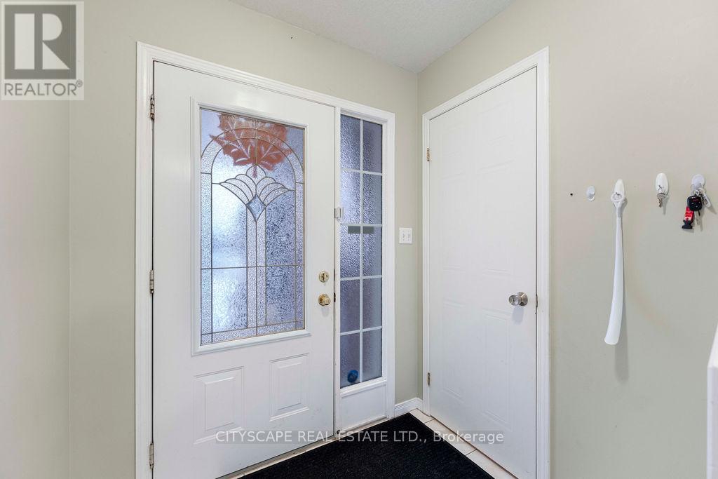 67 Maple Bush Drive, Cambridge, Ontario  N1T 2C6 - Photo 7 - X12820734