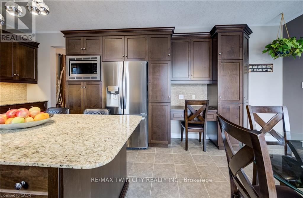 928 Evens Pond Court, Kitchener, Ontario  N2R 0B8 - Photo 16 - X12820788