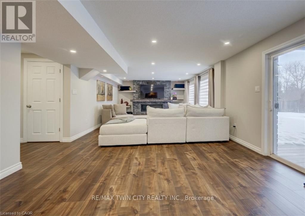 928 Evens Pond Court, Kitchener, Ontario  N2R 0B8 - Photo 42 - X12820788