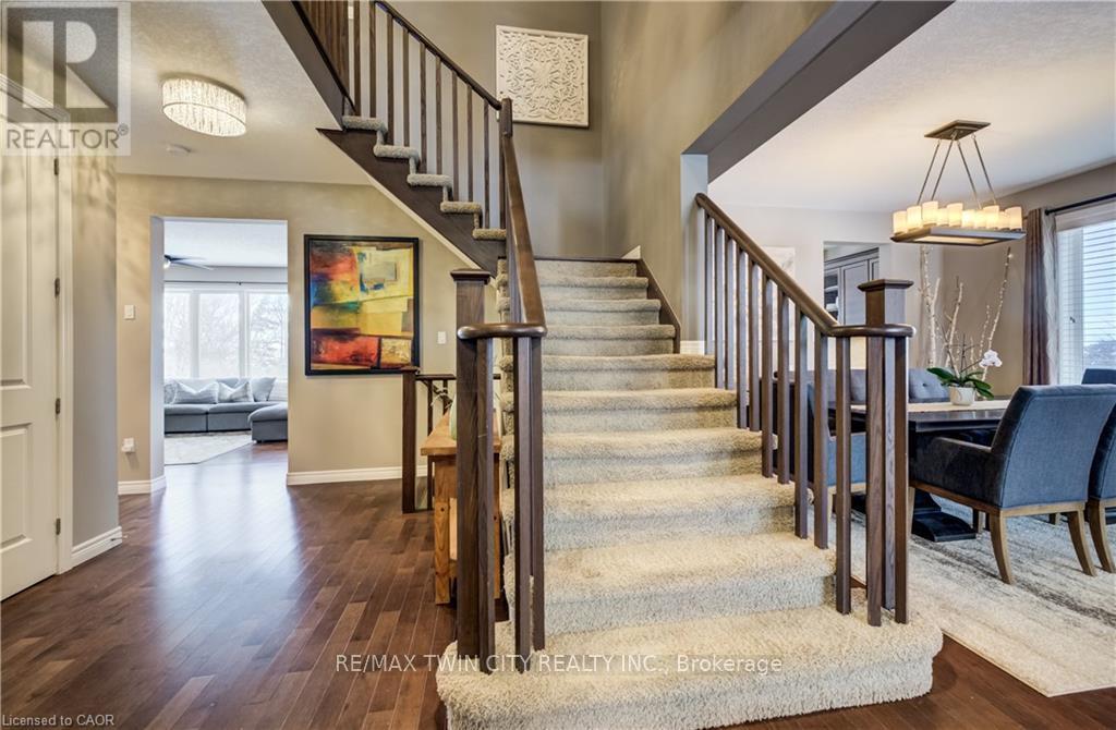 928 Evens Pond Court, Kitchener, Ontario  N2R 0B8 - Photo 7 - X12820788