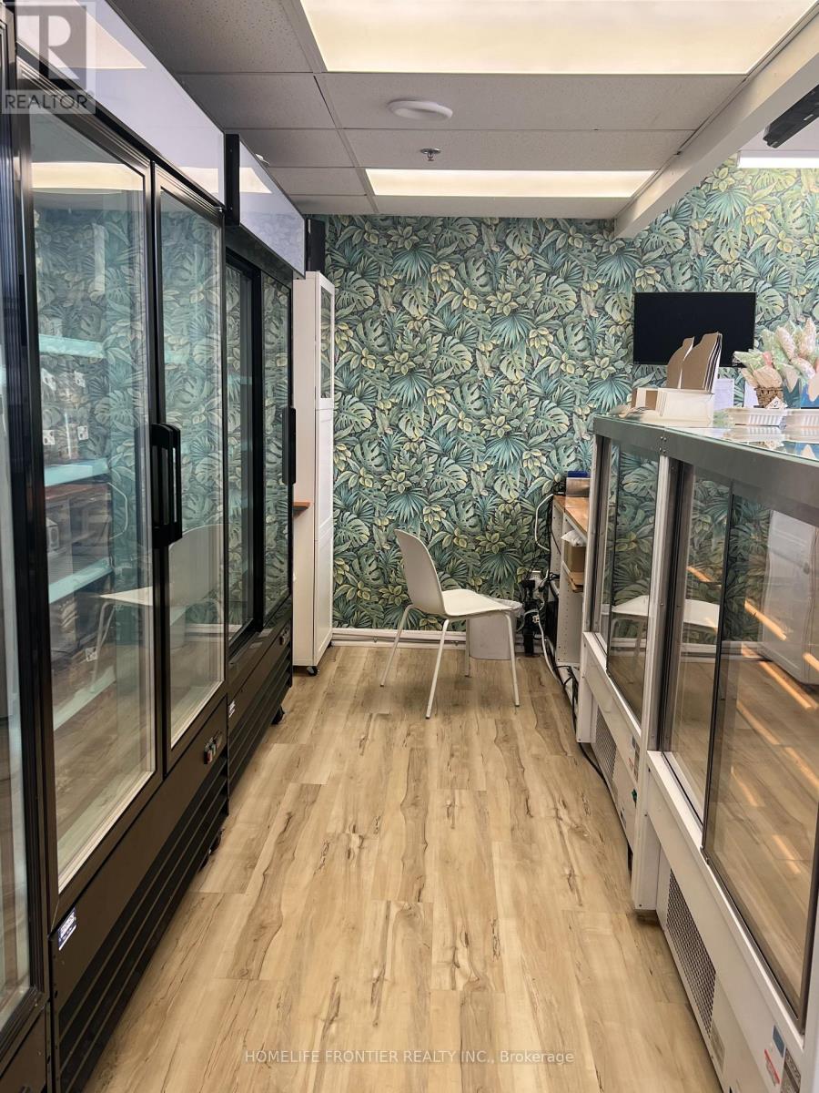 16 Wilstead Drive, Newmarket, Ontario  L3Y 4T9 - Photo 7 - N12820550