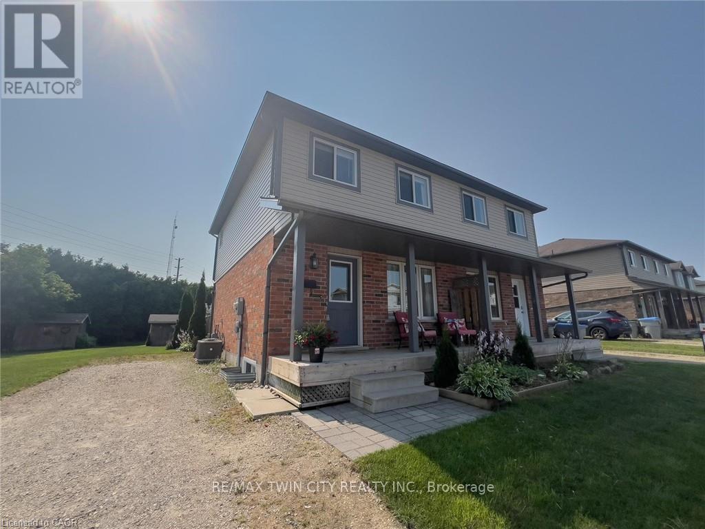 610 Salisbury Avenue S, North Perth, Ontario  N4W 1Y8 - Photo 2 - X12701208