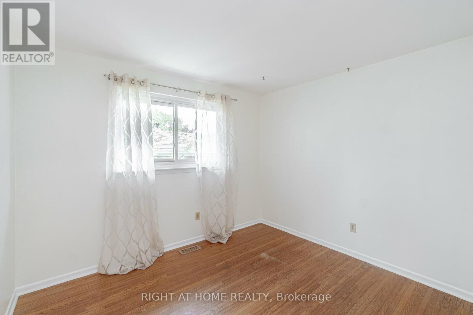 1093 Parthia Crescent, Mississauga, Ontario  L4Y 2L3 - Photo 25 - W12659116