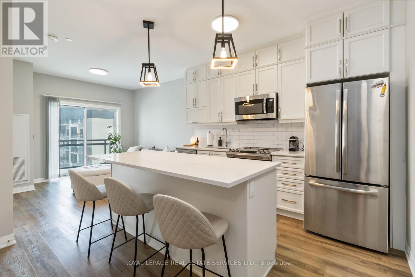 533 - 102 GROVEWOOD COMMON, Oakville, Ontario