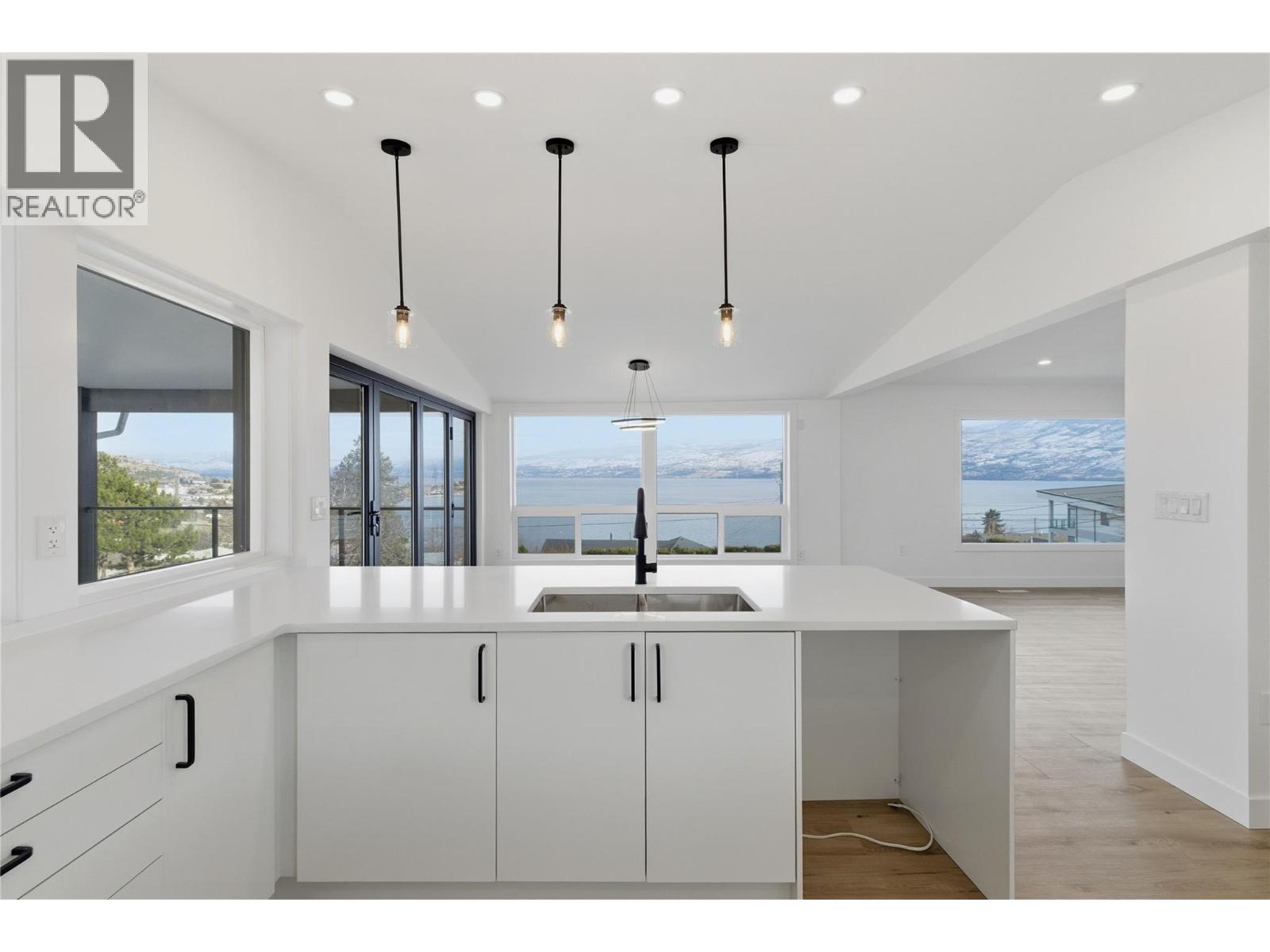 3906 Harding Road West Kelowna Photo 9