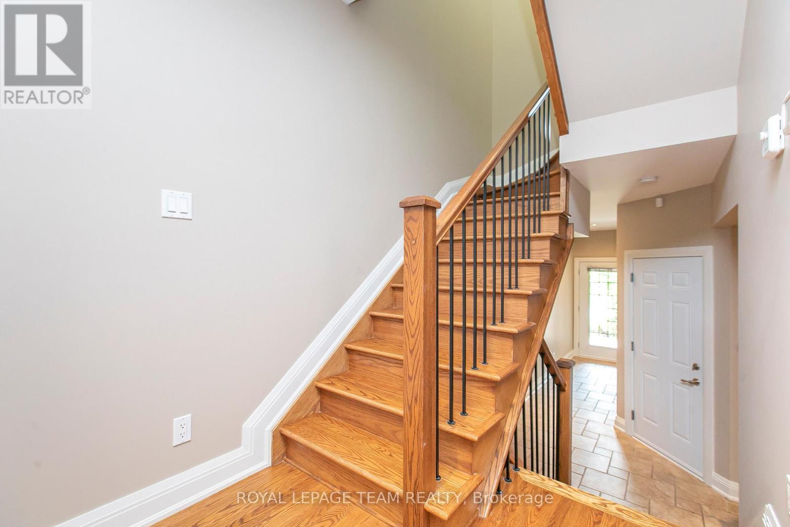 691 Edison Avenue, Ottawa, Ontario  K2A 1W2 - Photo 11 - X12630124