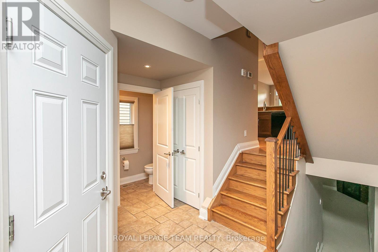 691 Edison Avenue, Ottawa, Ontario  K2A 1W2 - Photo 4 - X12630124