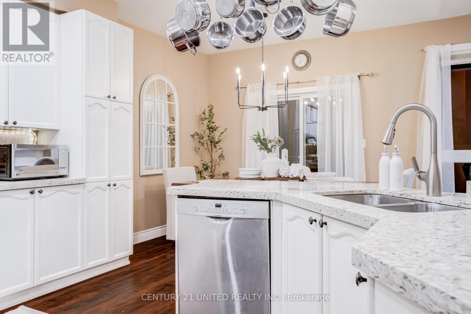 35 Ault Crescent, Whitby, Ontario  L1M 2G6 - Photo 21 - E12820912