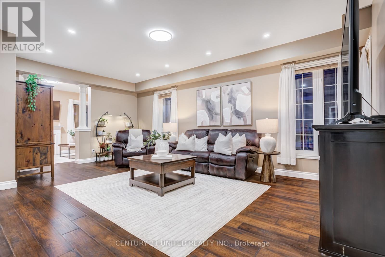 35 Ault Crescent, Whitby, Ontario  L1M 2G6 - Photo 7 - E12820912