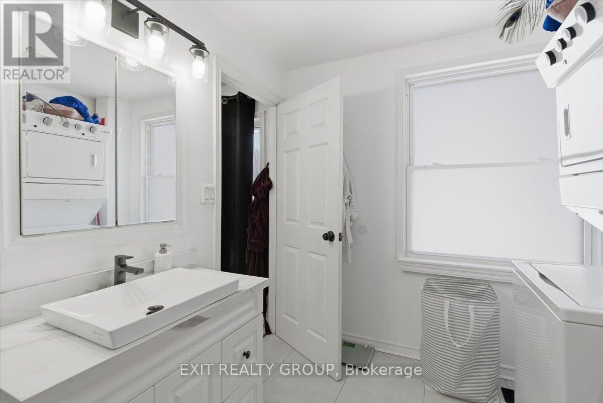 22166 Loyalist Parkway, Quinte West, Ontario  K0K 1L0 - Photo 11 - X12820836