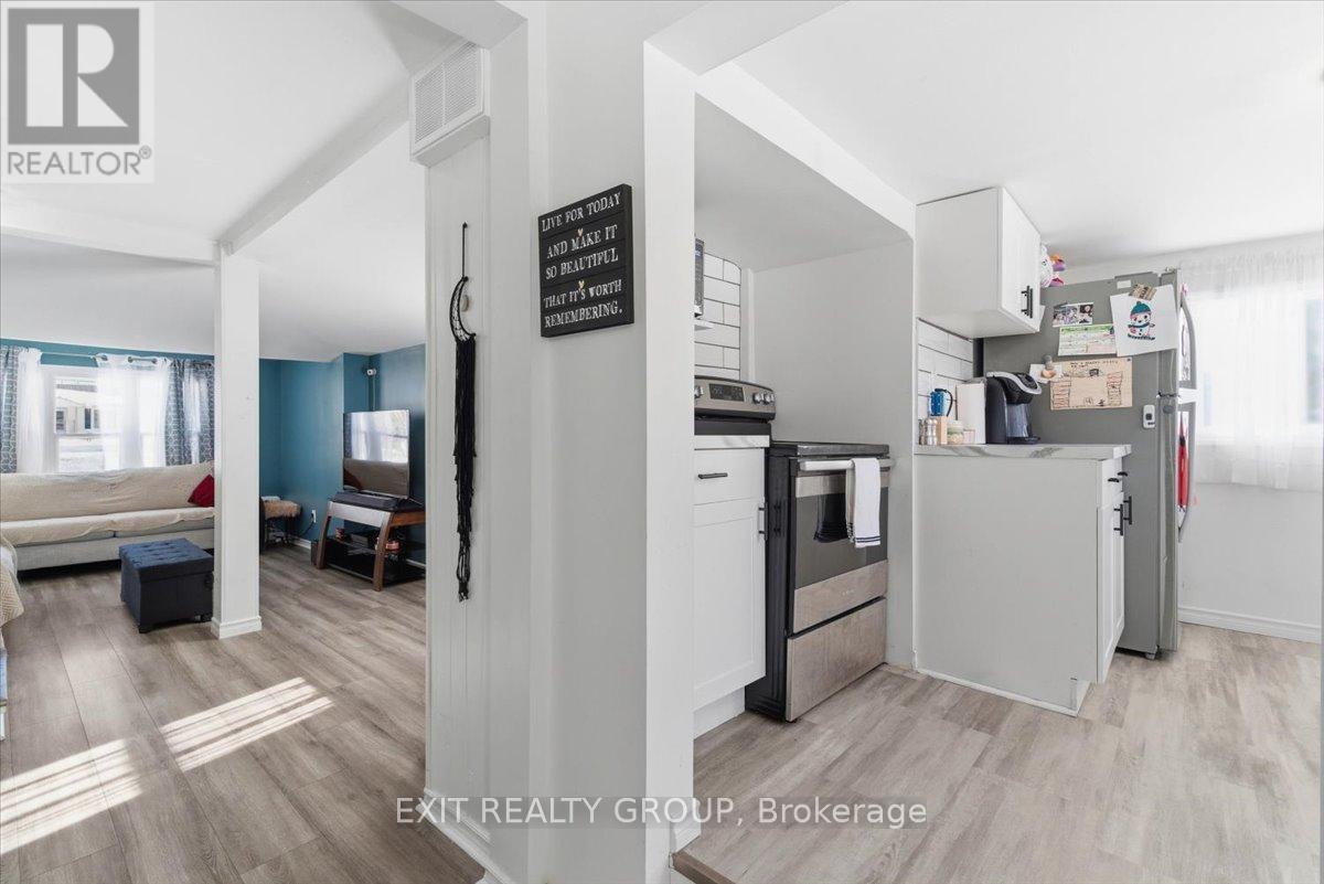 22166 Loyalist Parkway, Quinte West, Ontario  K0K 1L0 - Photo 12 - X12820836