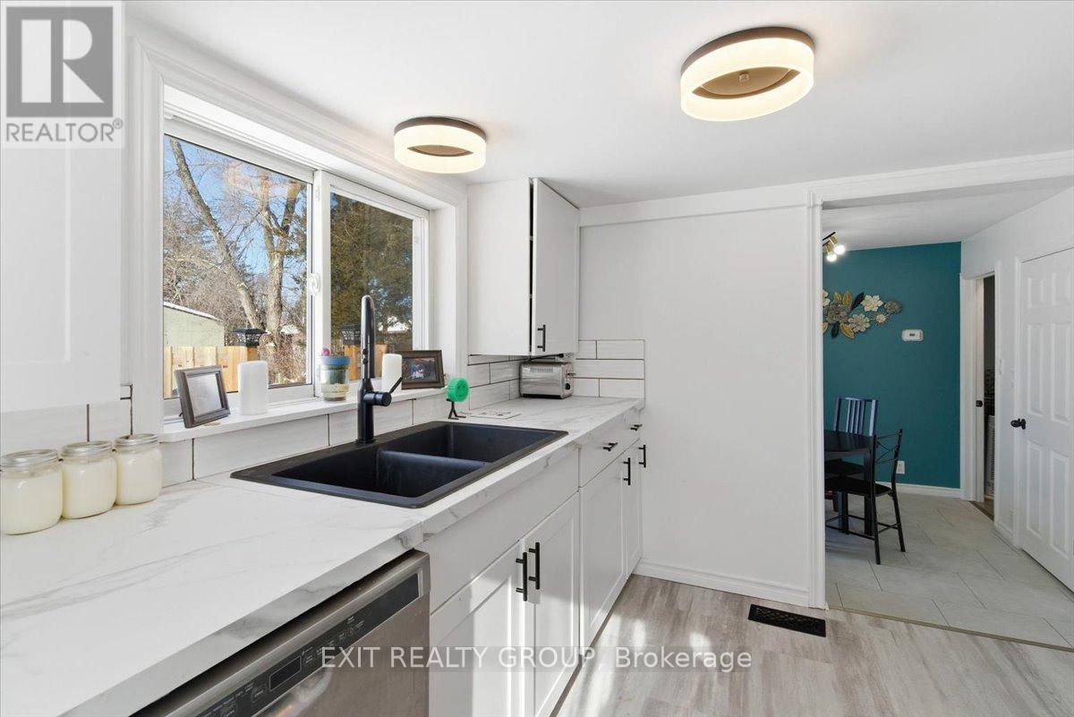 22166 Loyalist Parkway, Quinte West, Ontario  K0K 1L0 - Photo 15 - X12820836