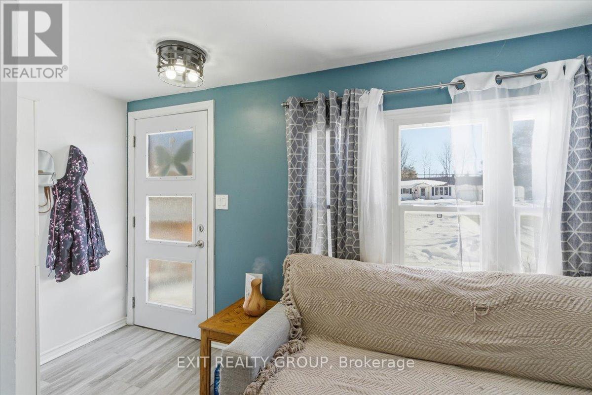 22166 Loyalist Parkway, Quinte West, Ontario  K0K 1L0 - Photo 7 - X12820836