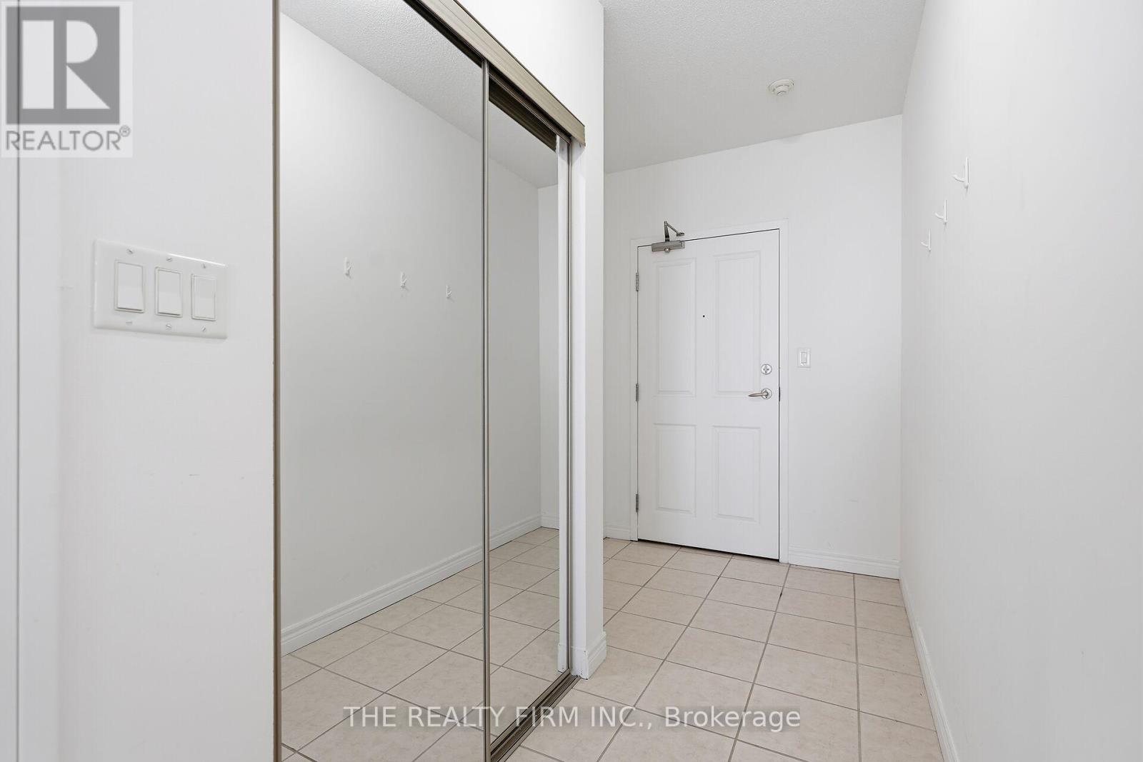 914 - 353 Commissioners Road W, London South, Ontario  N6J 0A3 - Photo 4 - X12820844