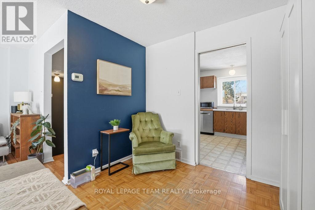 B - 461 Moodie Drive, Ottawa, Ontario  K2H 8T7 - Photo 12 - X12820820