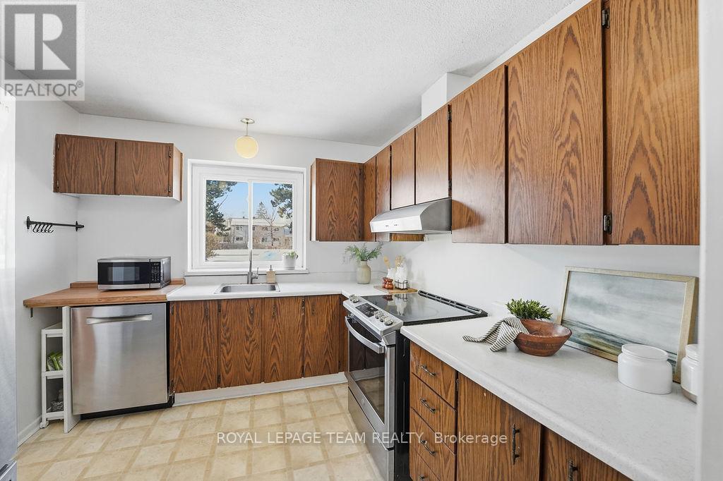 B - 461 Moodie Drive, Ottawa, Ontario  K2H 8T7 - Photo 7 - X12820820