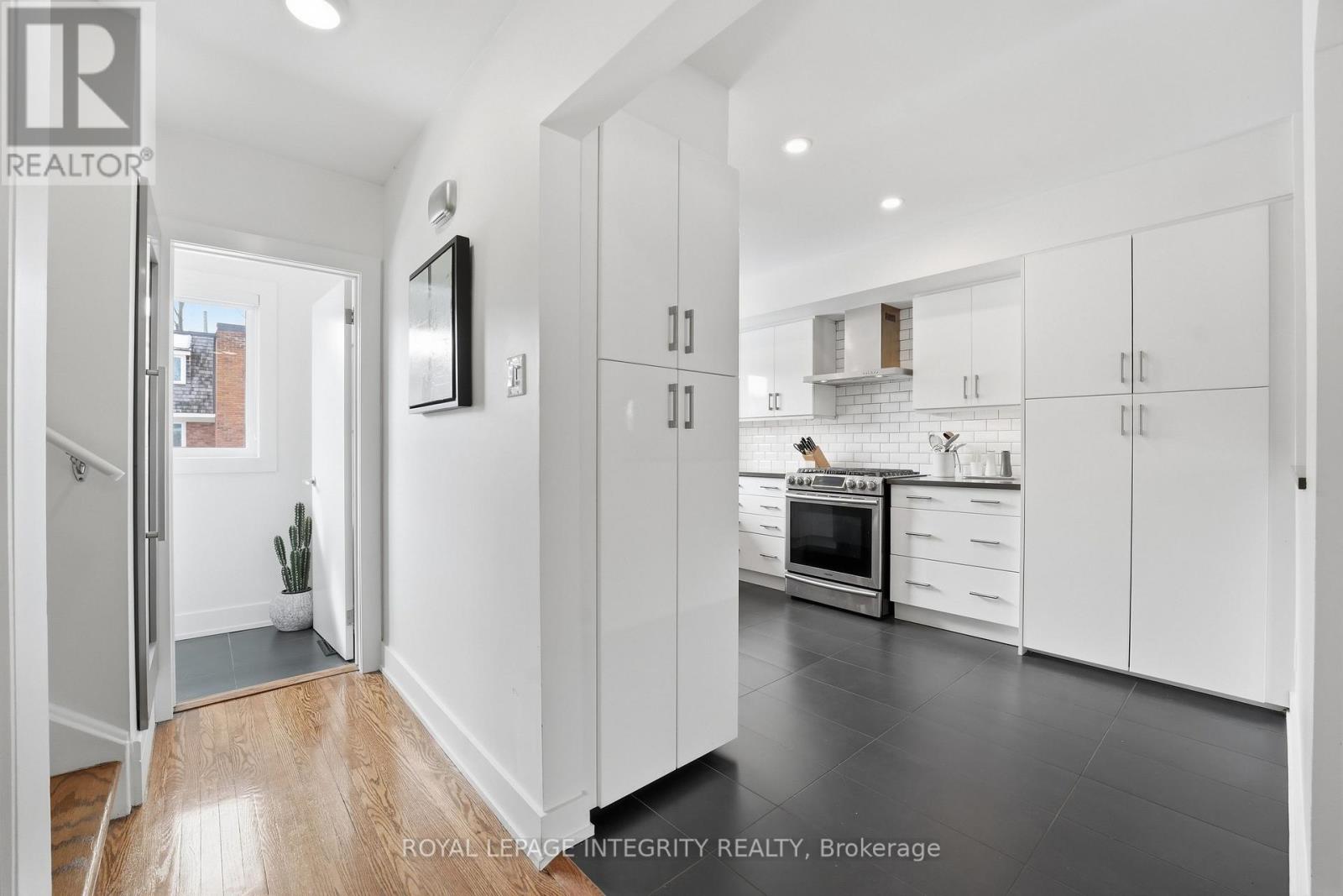 27 Marco Lane, Ottawa, Ontario  K1S 5A1 - Photo 6 - X12820874