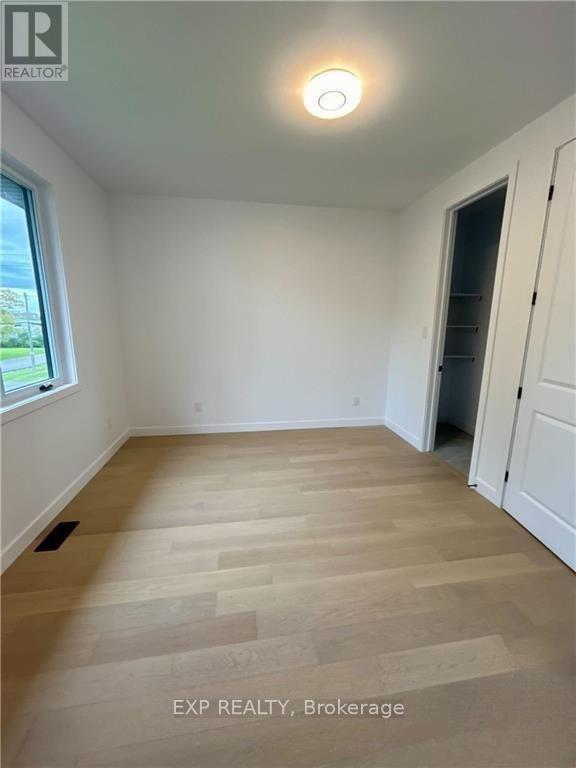 A - 1352 Louis Lane, Ottawa, Ontario  K1B 3P3 - Photo 11 - X12820896