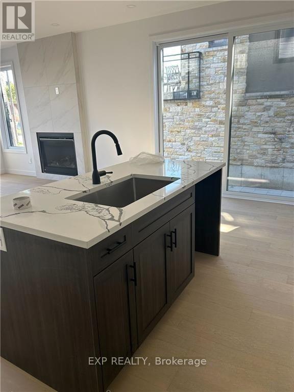 A - 1352 Louis Lane, Ottawa, Ontario  K1B 3P3 - Photo 8 - X12820896