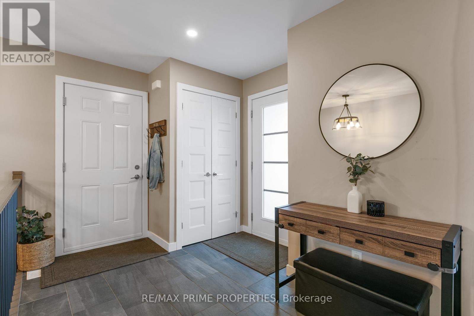 208 Filion Street, Russell, Ontario  K0A 1W0 - Photo 3 - X12820904