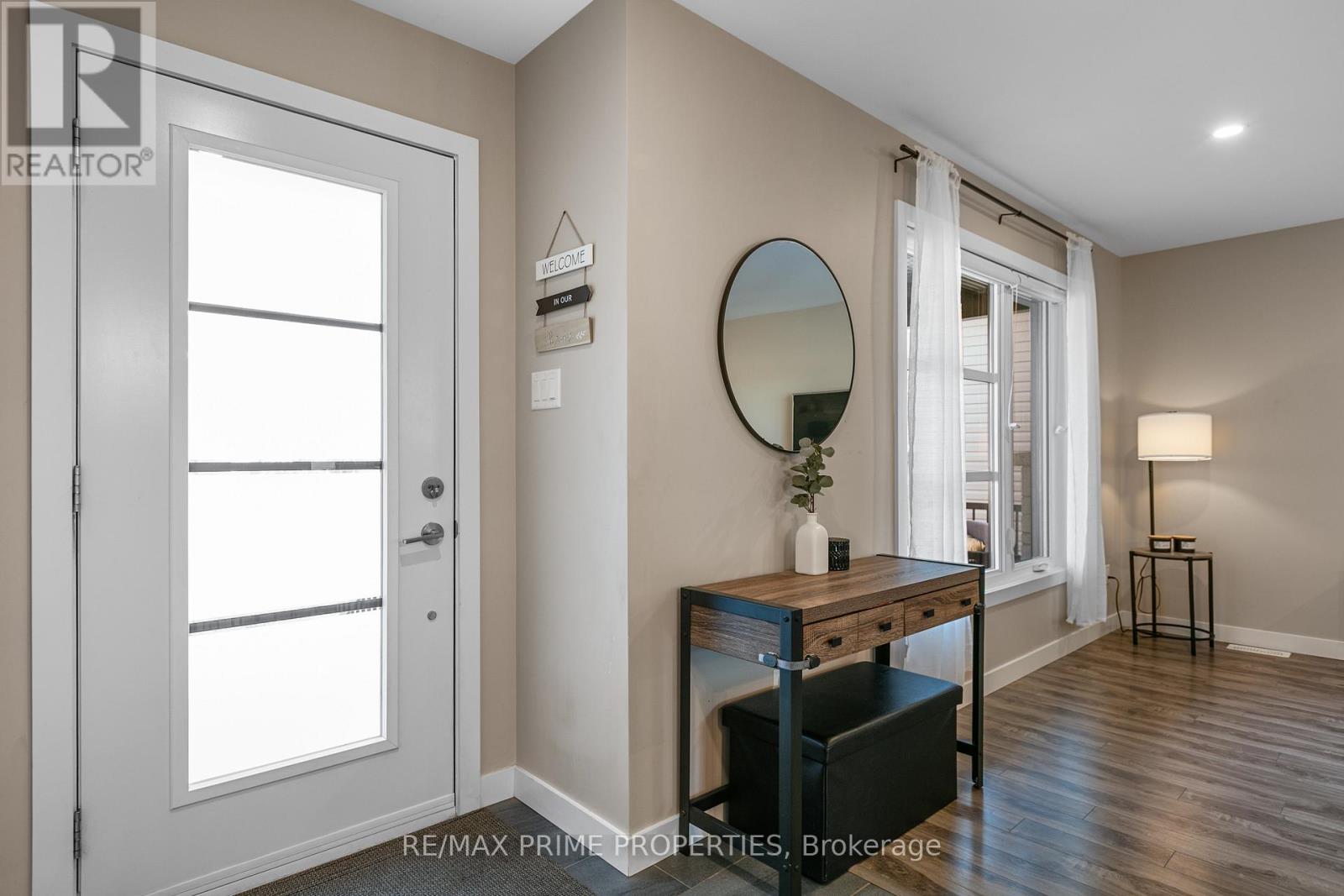 208 Filion Street, Russell, Ontario  K0A 1W0 - Photo 4 - X12820904