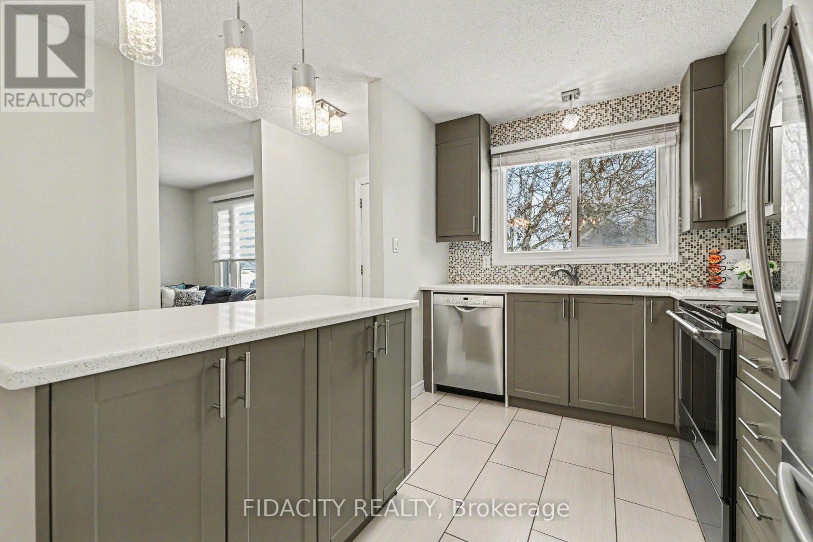 53 Morton Drive, Ottawa, Ontario  K2L 1W9 - Photo 10 - X12820928