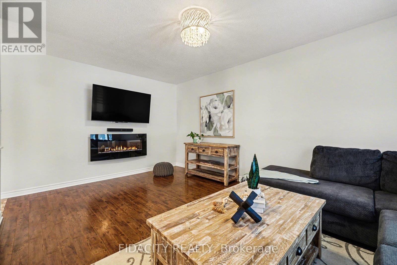 53 Morton Drive, Ottawa, Ontario  K2L 1W9 - Photo 6 - X12820928