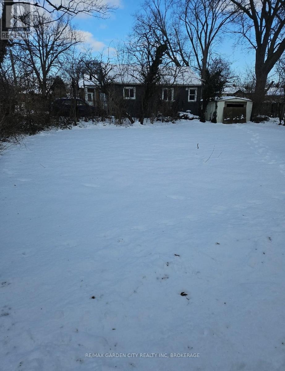 13 Rockwood Avenue, St. Catharines, Ontario  L2P 1E4 - Photo 19 - X12820832