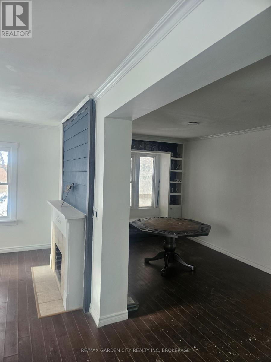 13 Rockwood Avenue, St. Catharines, Ontario  L2P 1E4 - Photo 2 - X12820832