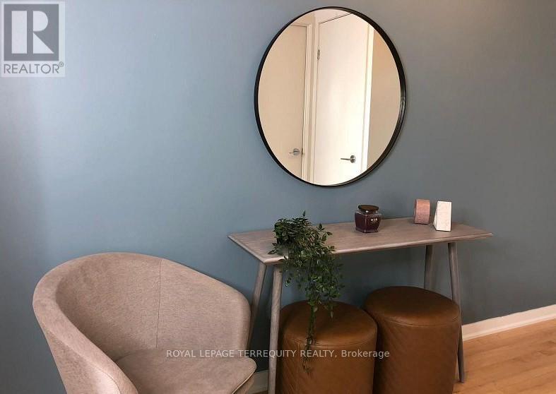 1407 - 14 York Street, Toronto, Ontario  M5J 0B1 - Photo 18 - C12820812