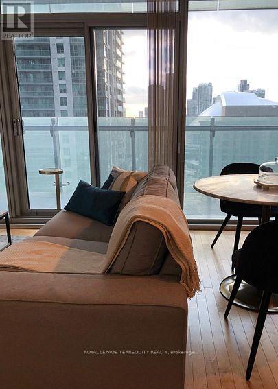 1407 - 14 York Street, Toronto, Ontario  M5J 0B1 - Photo 5 - C12820812