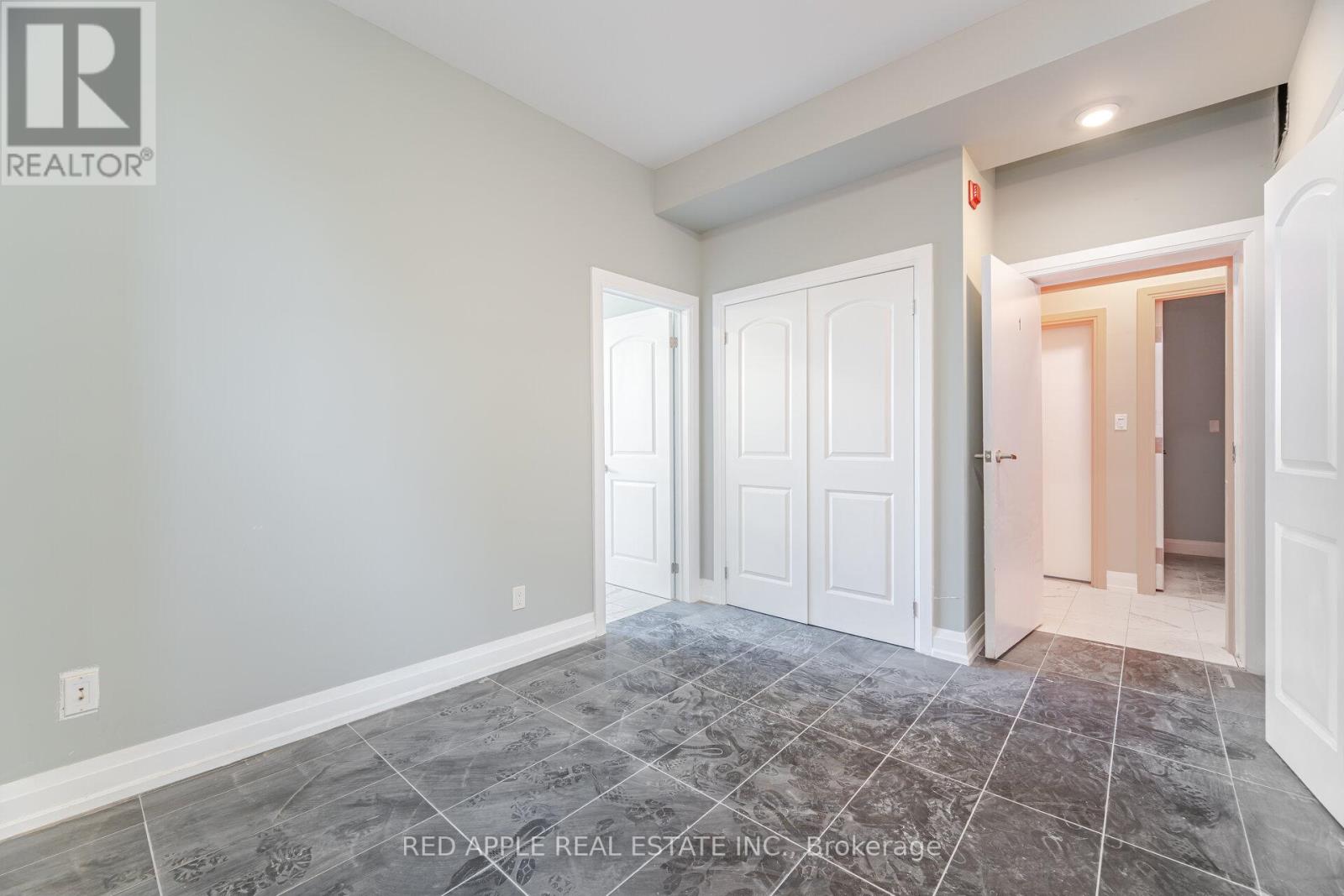 416 Oakwood Avenue, Toronto, Ontario  M6E 2W3 - Photo 15 - C12820824