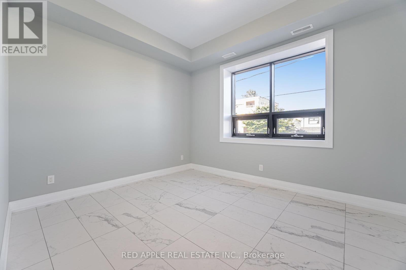 416 Oakwood Avenue, Toronto, Ontario  M6E 2W3 - Photo 22 - C12820824