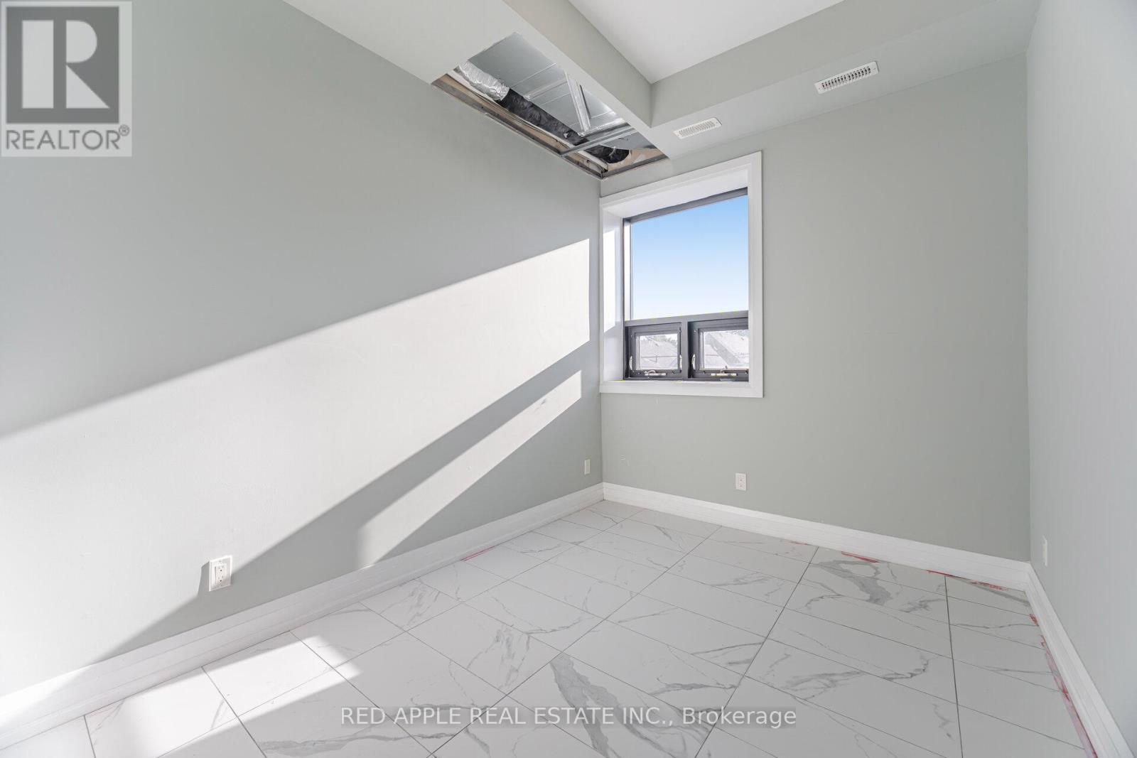 416 Oakwood Avenue, Toronto, Ontario  M6E 2W3 - Photo 32 - C12820824