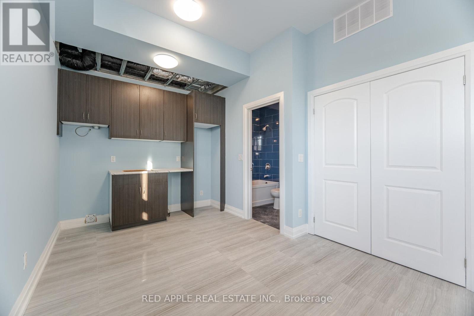 416 Oakwood Avenue, Toronto, Ontario  M6E 2W3 - Photo 40 - C12820824