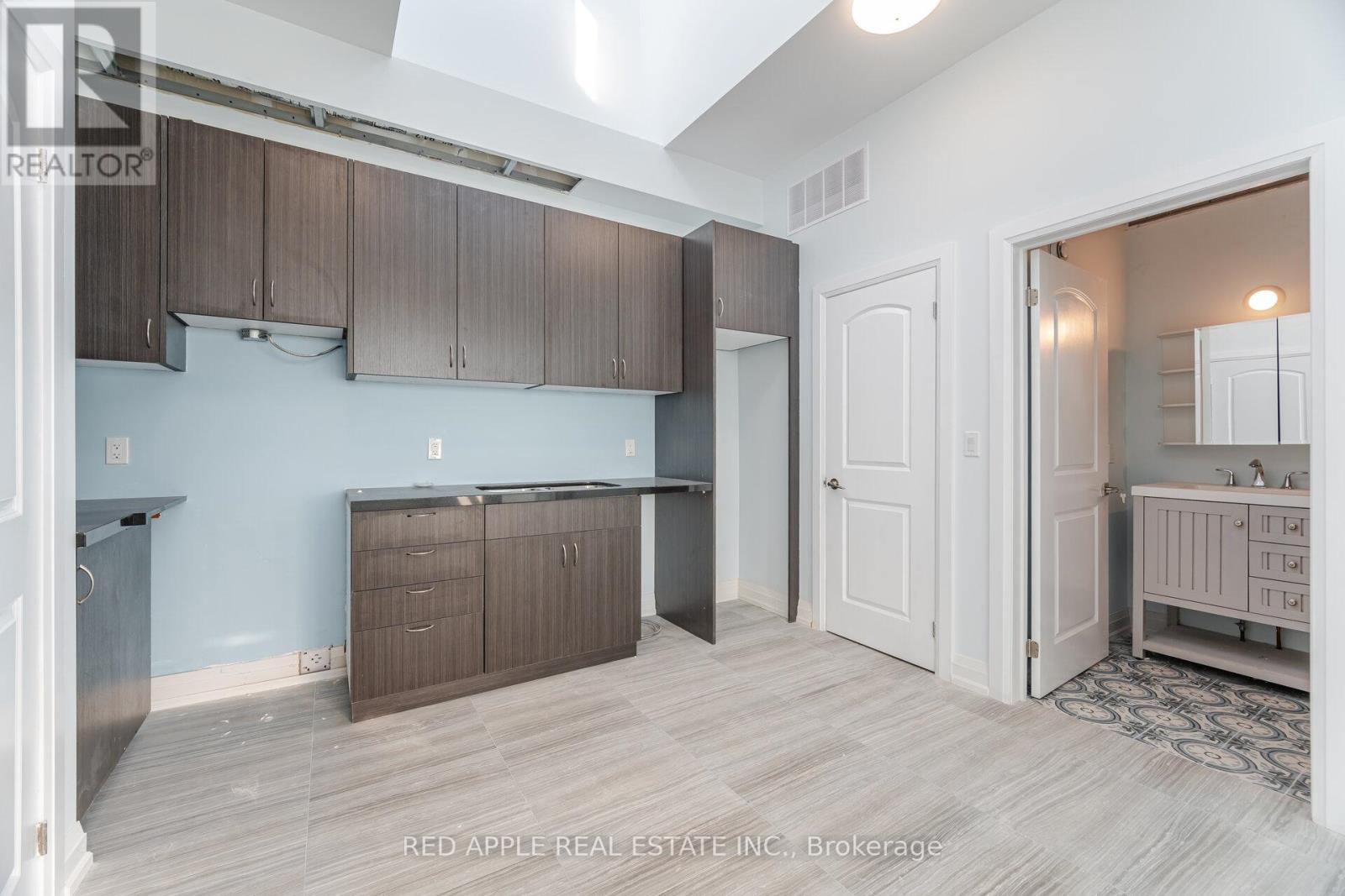 416 Oakwood Avenue, Toronto, Ontario  M6E 2W3 - Photo 45 - C12820824