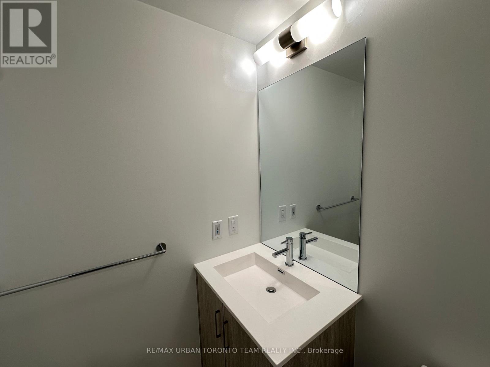 608 - 180 Front Street E, Toronto, Ontario  M5A 0K9 - Photo 9 - C12820826