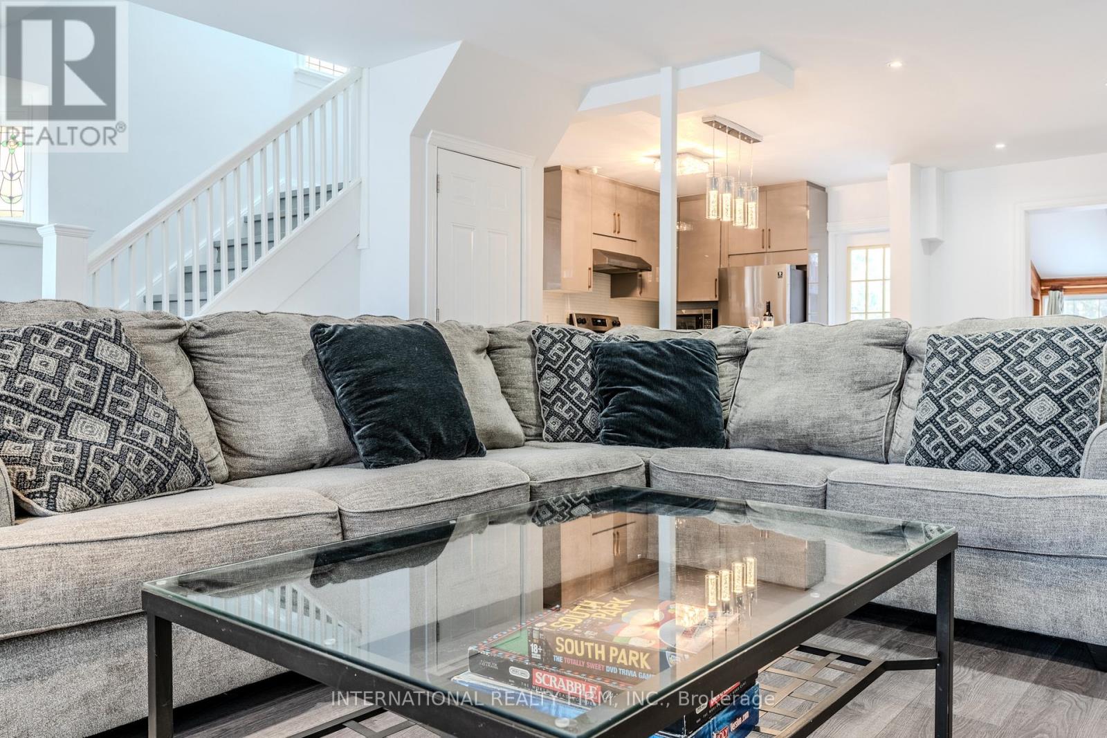 Mainsecondfloors - 47 Maxwell Avenue, Toronto, Ontario  M5P 2B4 - Photo 20 - C12820830