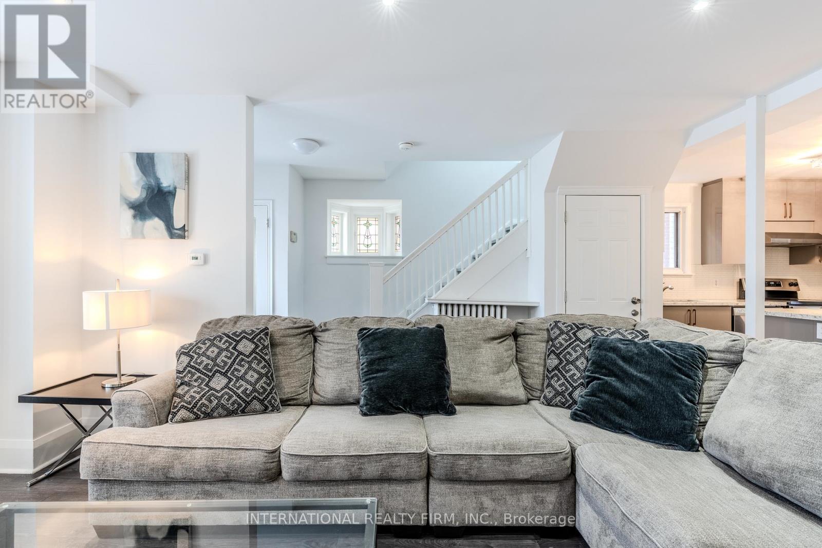 Mainsecondfloors - 47 Maxwell Avenue, Toronto, Ontario  M5P 2B4 - Photo 7 - C12820830