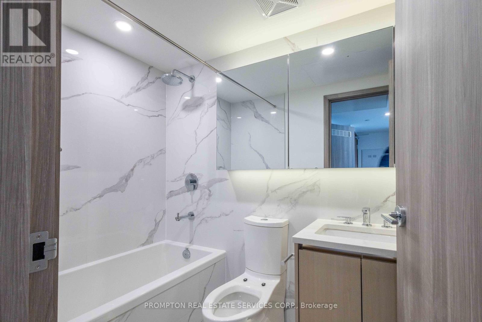 1601 - 1 Concord Cityplace Way, Toronto, Ontario  M5V 0X3 - Photo 9 - C12820932